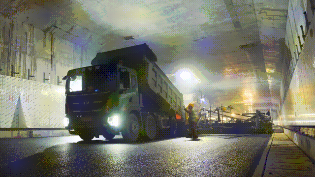 開(kāi)車穿越海底！徐工又干了個(gè)大灣區(qū)超級(jí)工程！