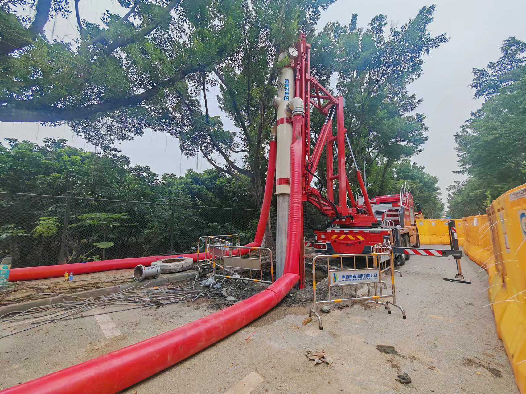 披星戴月！徐工排澇車被廣州點贊！