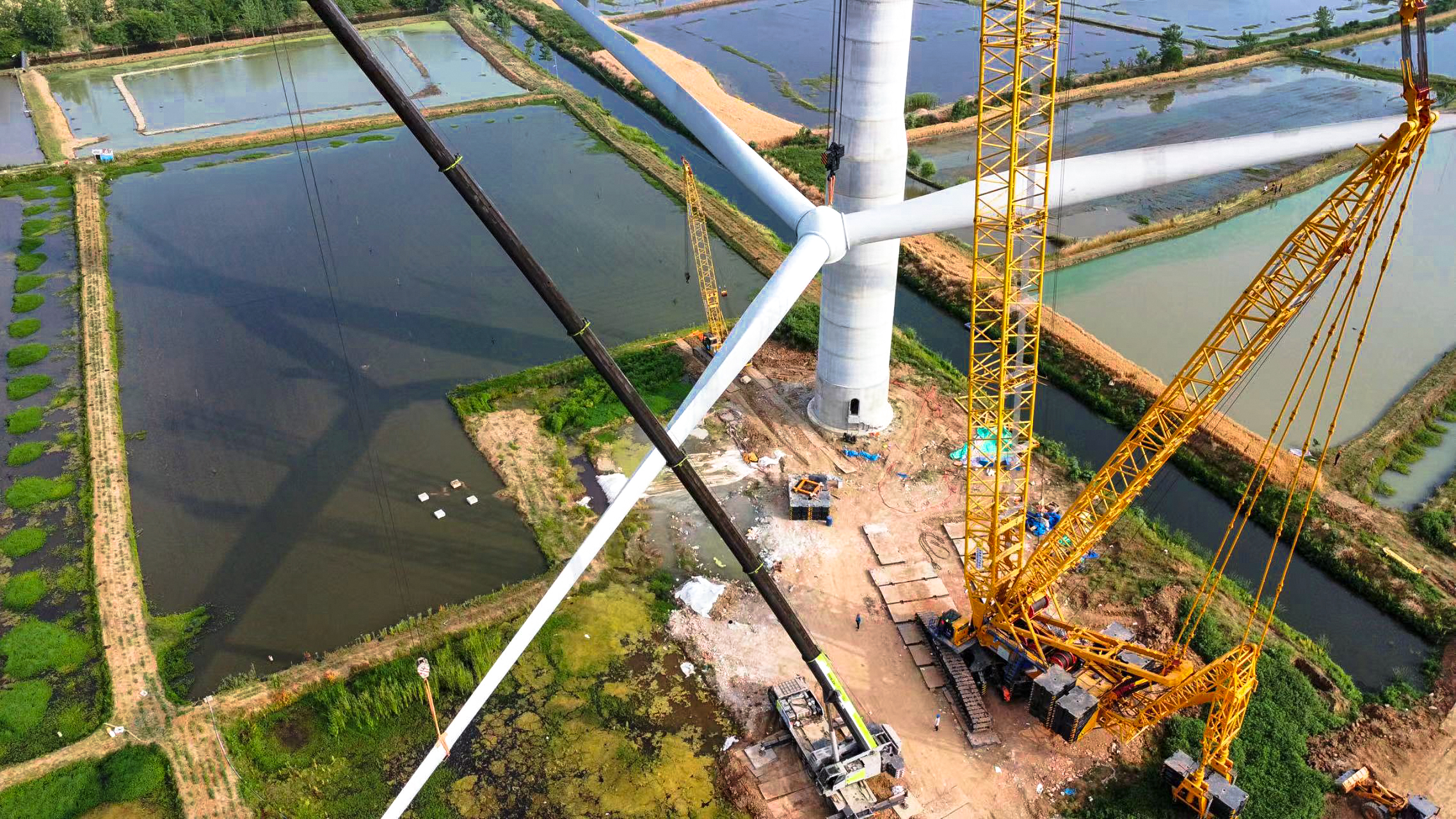 【全球之履】阜陽(yáng)站！XLC17000助力160米風(fēng)機(jī)安裝~