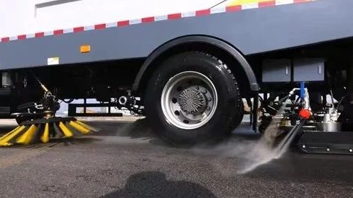 全力以“復(fù)”洗城清淤，徐工在行動！