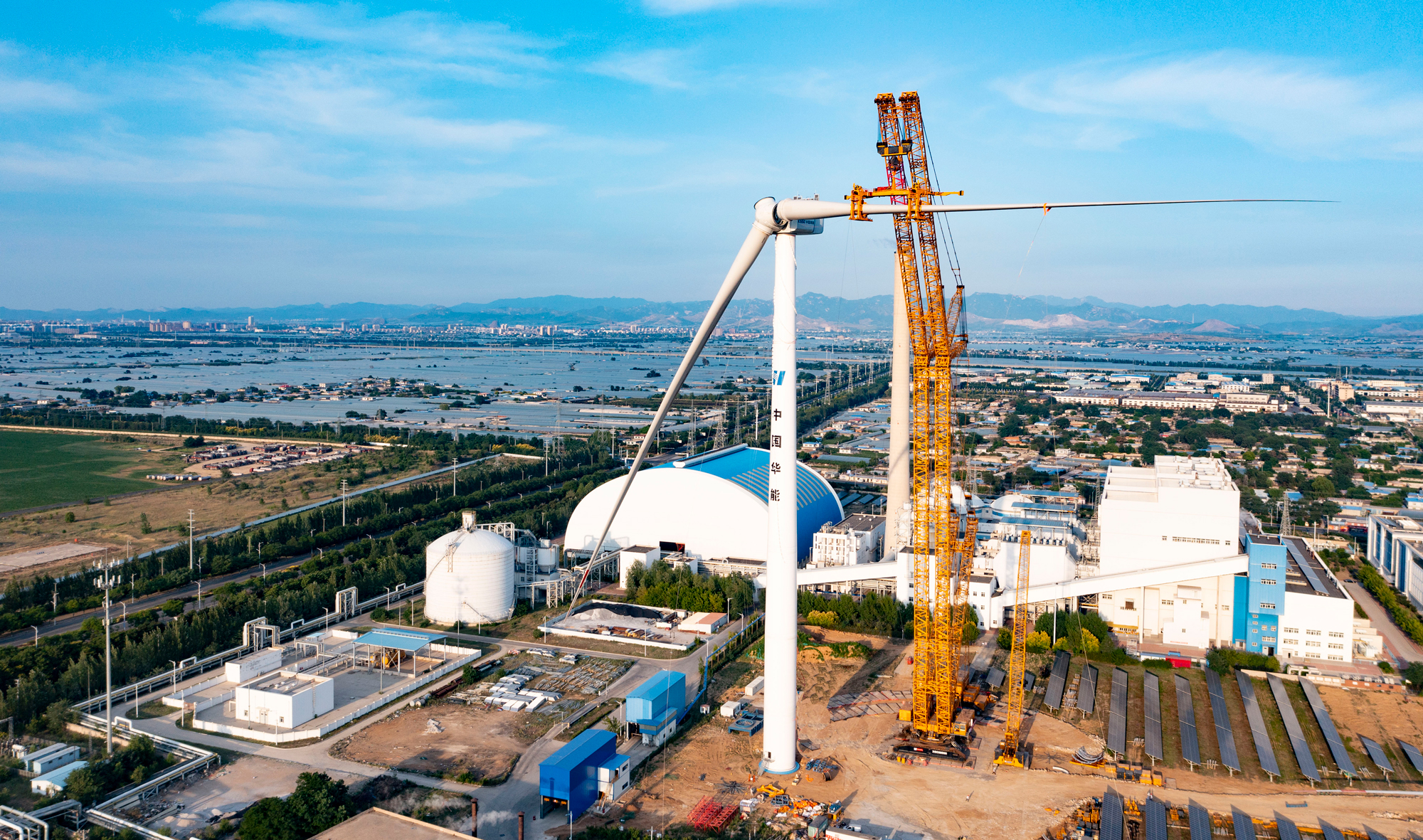 4000噸級(jí)履帶起重機(jī)海上風(fēng)電首秀！徐工新成就達(dá)成（√）