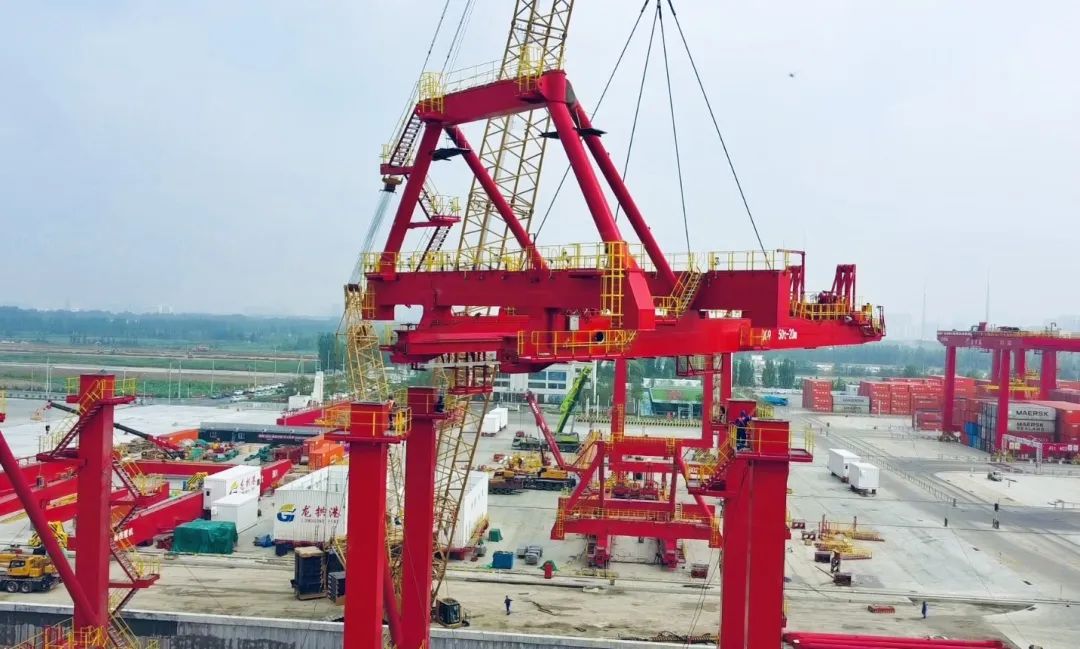 吊裝多元化！看徐工XGC500-I履帶起重機(jī)如何“吊”起重機(jī)