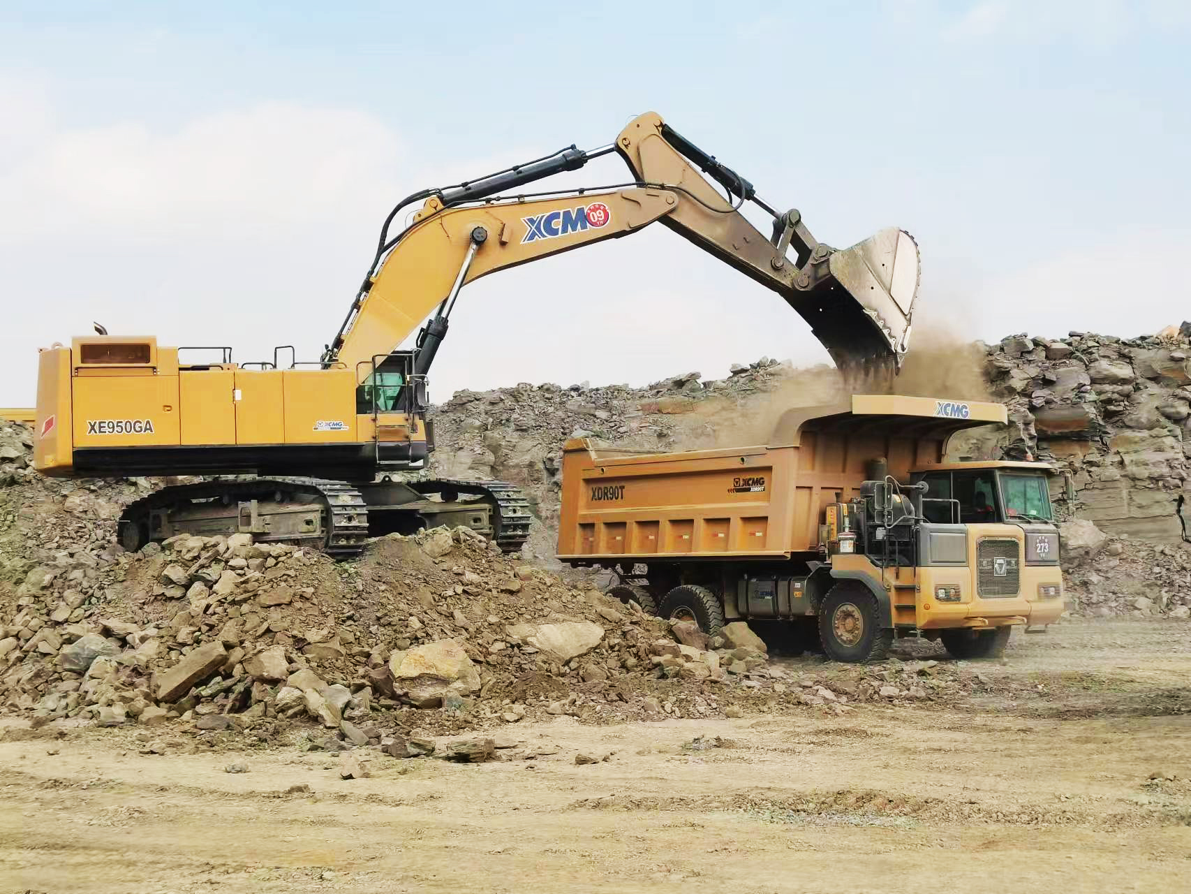 靈動(dòng)與省油并存——XE950GA西北施工獲好評