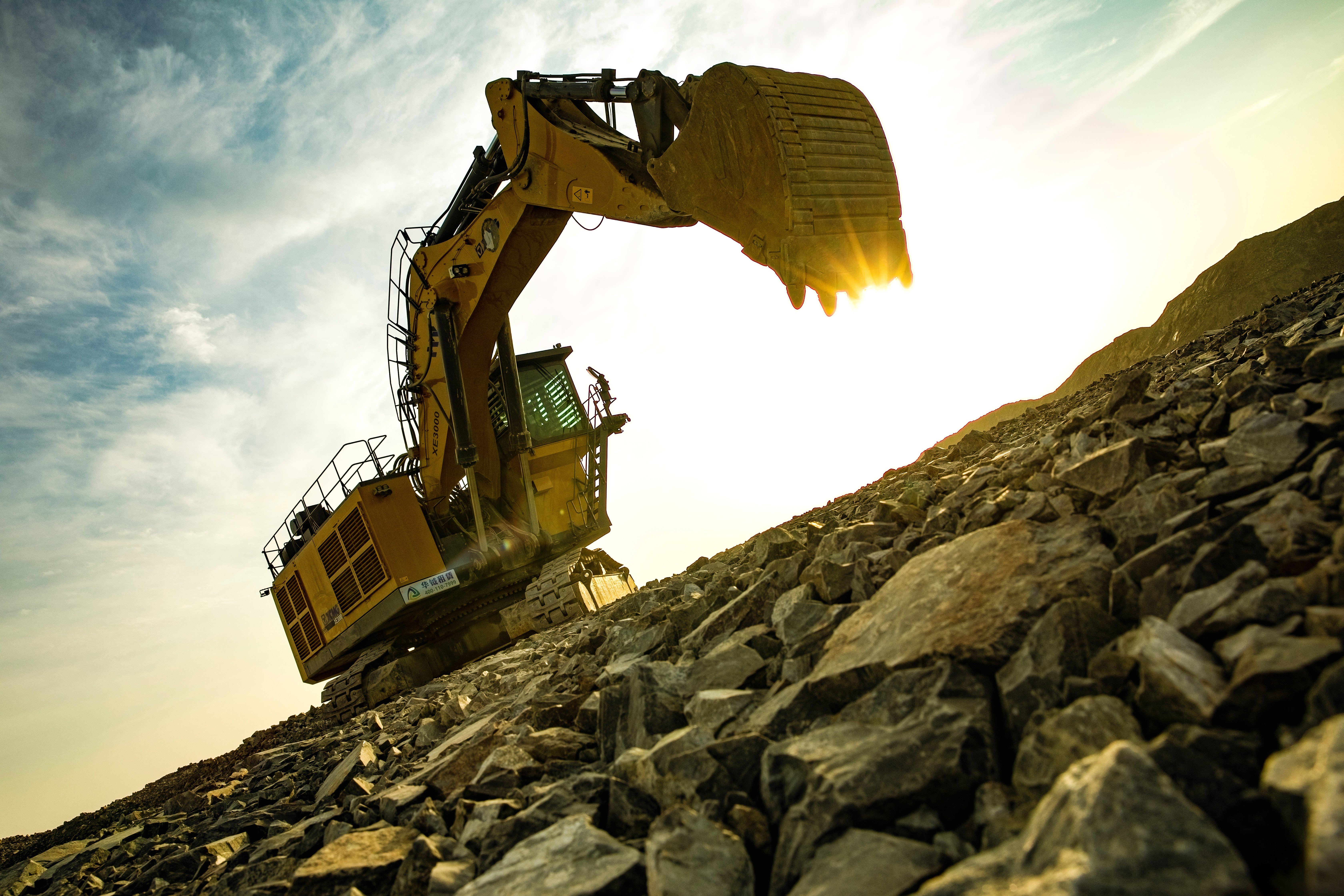 大型露天礦山智選之作，徐工XE3000礦用挖掘機(jī)