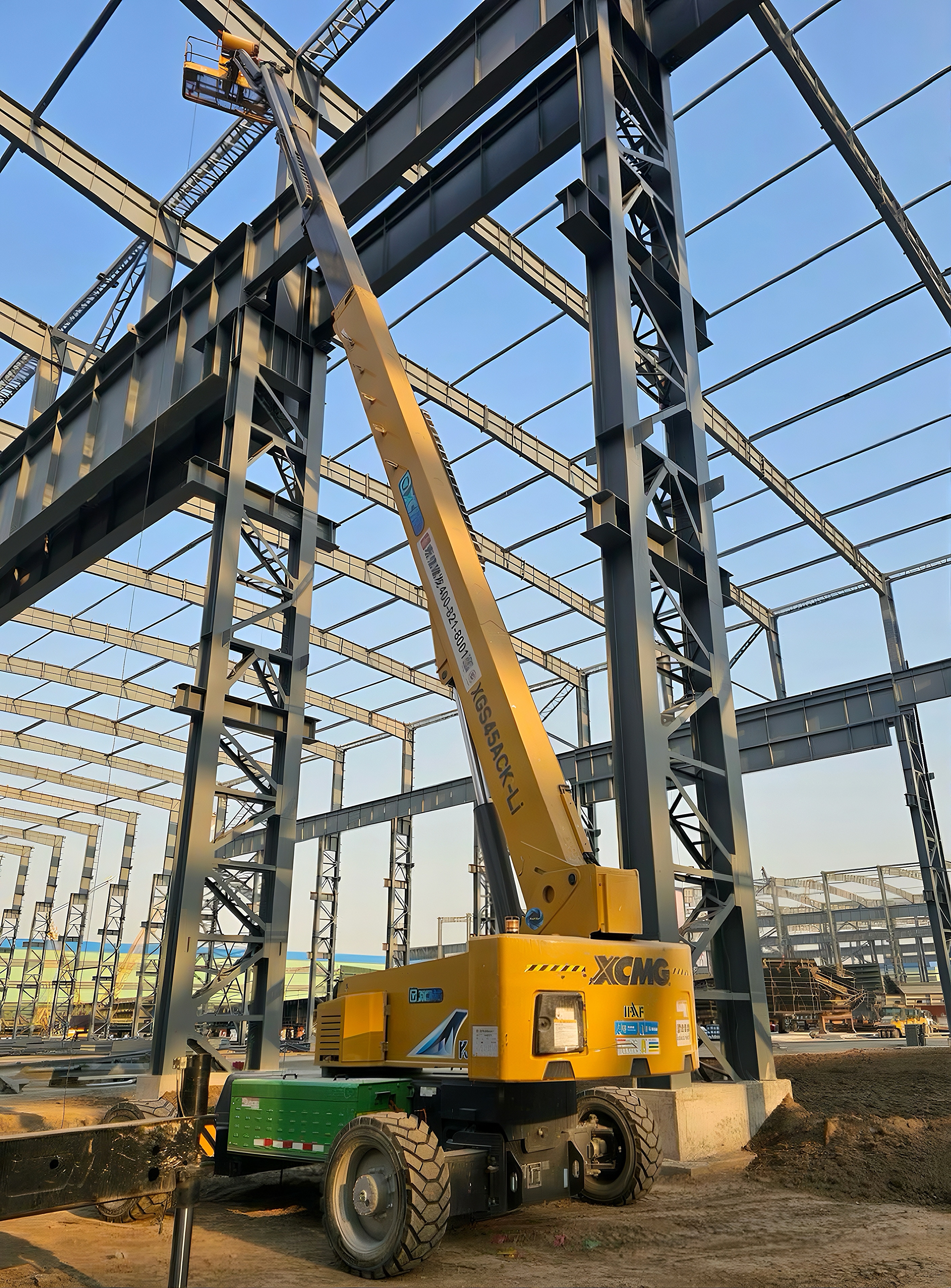 直沖云霄！徐工電動“擎天柱”助力江蘇新時代造船車間“智”造升級