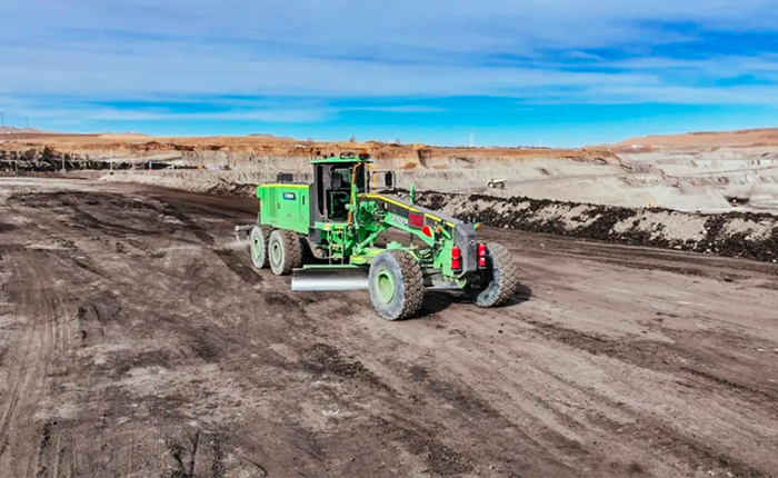 全國(guó)首臺(tái)！礦用大功率純電動(dòng)平地機(jī)震撼登場(chǎng)！
