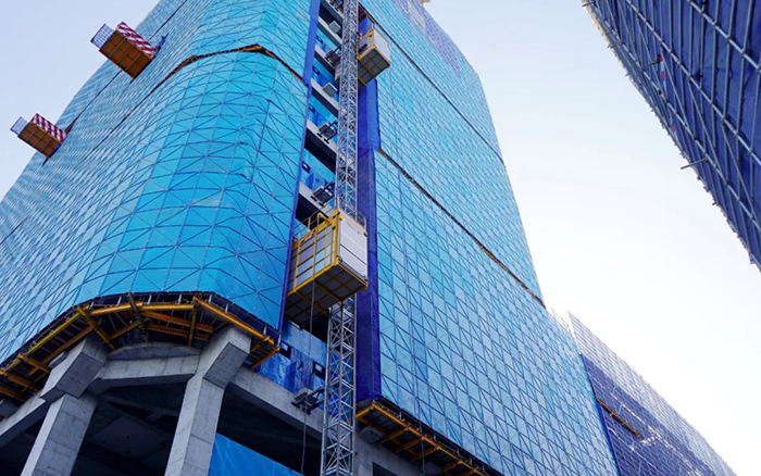 智領(lǐng)未來 共鑒新品 | 2025升級款徐工智能施工升降機(jī)“引圍觀”