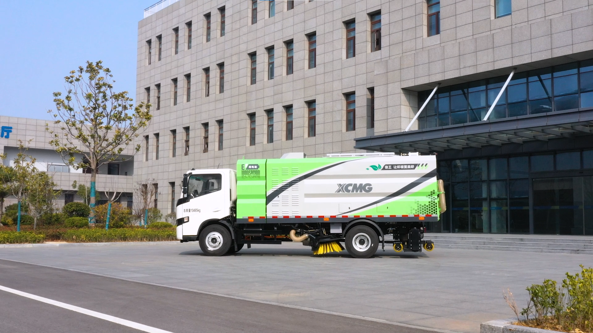 【新品搶先看】無懼灰塵挑戰(zhàn)，徐工干濕兩用吸塵車強(qiáng)勢來襲！