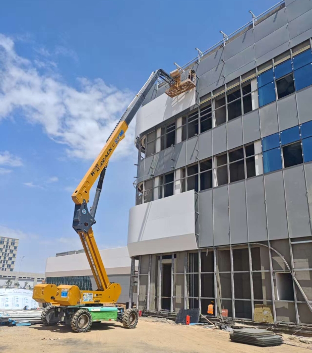 智穩(wěn)高效！徐工XGS22ACK-Li，蘭州機場上的綠色高效引擎