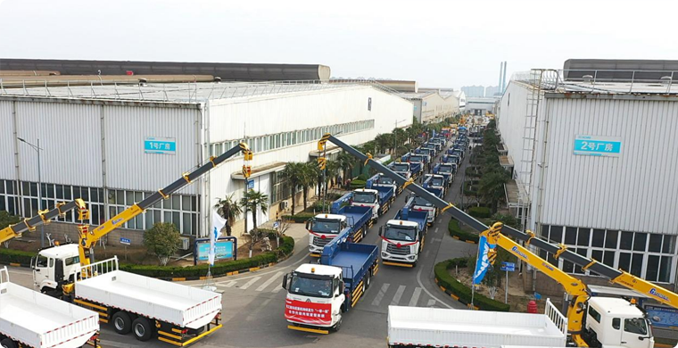 2025年，徐工隨車起重機(jī)再度開拔“一帶一路”，助力當(dāng)?shù)亟ㄔO(shè)。