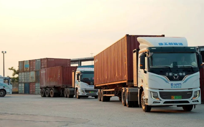 零碳實(shí)錄！徐工新能源重卡刷新港口物流“含綠量”