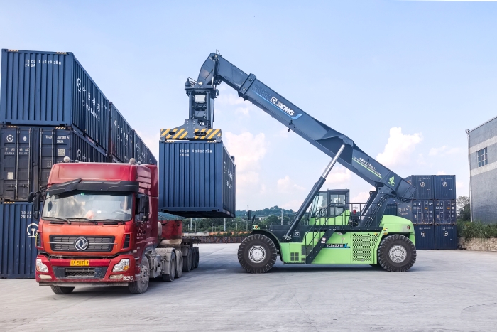 綠色賦能！大宗物資轉(zhuǎn)運的“效能標(biāo)桿”