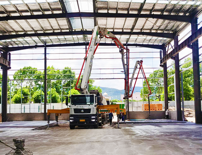 鋼鐵脊梁！徐工HB37米泵車顯實(shí)力 ！