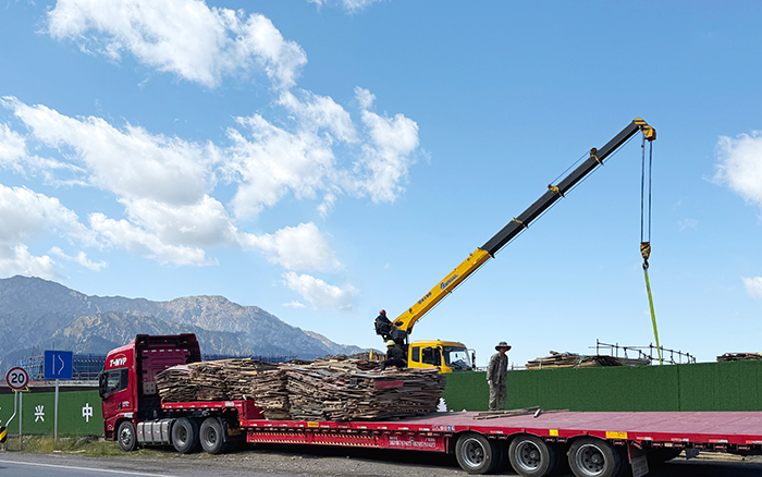 徐工 “鋼鐵力士” 亮劍西北，硬核吊裝火力全開