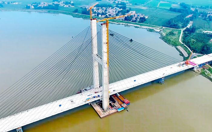 順利合龍！雙塔助建國內(nèi)最大跨徑組合梁獨(dú)塔斜拉橋