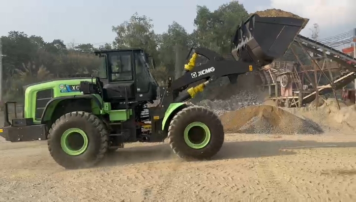 徐工純電動裝載機(jī)助力越南砂石料場，開啟綠色施工新紀(jì)元