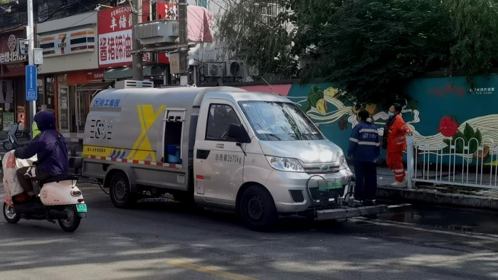 徐州這條網(wǎng)紅巷的“臉面”，竟被這臺車承包了？！