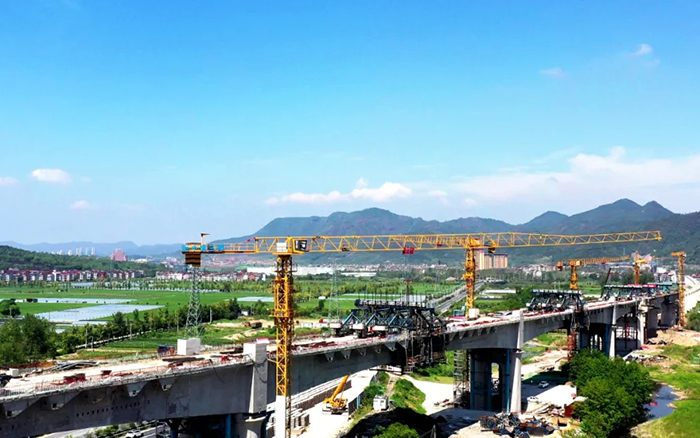 凌空起舞，飛跨南北！徐工群塔助建浙江“詩畫走廊”