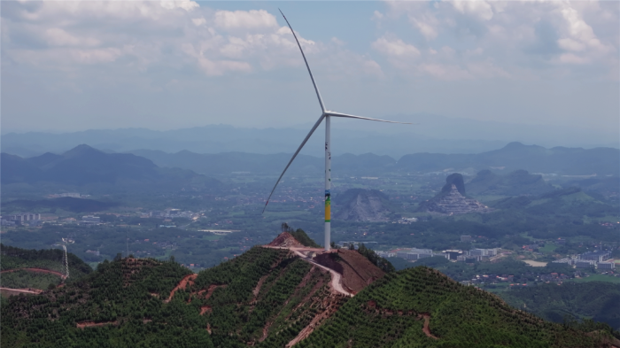 直面復(fù)雜工況，風(fēng)電吊裝豈可一招通用？徐工以全場(chǎng)景定制化方案，交出精準(zhǔn)答卷