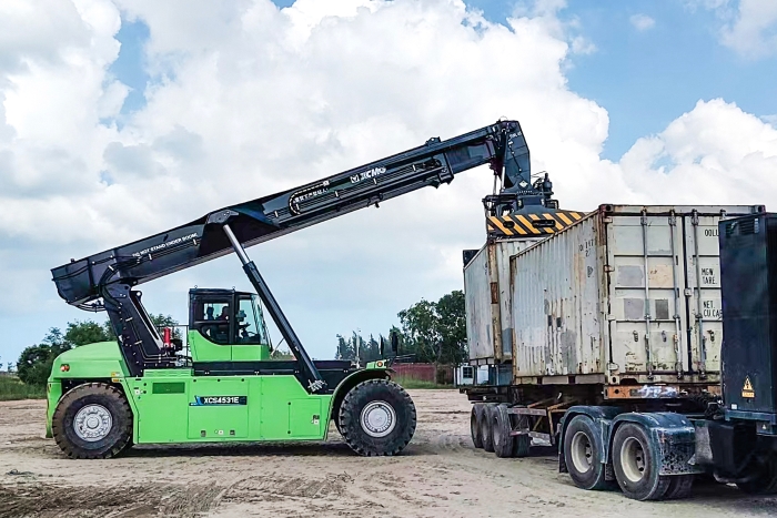 “回頭客”之選！徐工綠色先鋒深耕華南區(qū)域自貿(mào)港