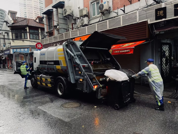南京東路人流如織垃圾多？徐工XGH5120ZYSXBEV：輕松搞定！