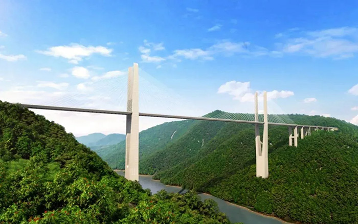 飛虹再起，徐工塔機(jī)助建黔東南第一高橋