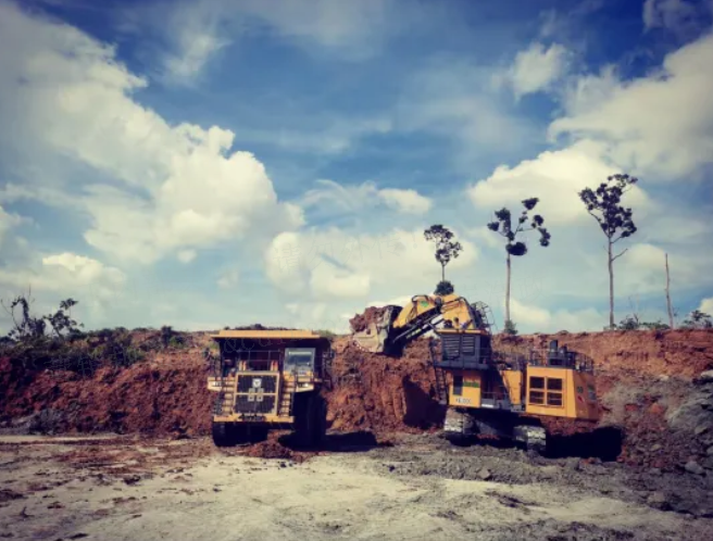 1+1>2，徐工“挖運(yùn)”礦山組合擎動(dòng)印尼煤礦作業(yè)效率