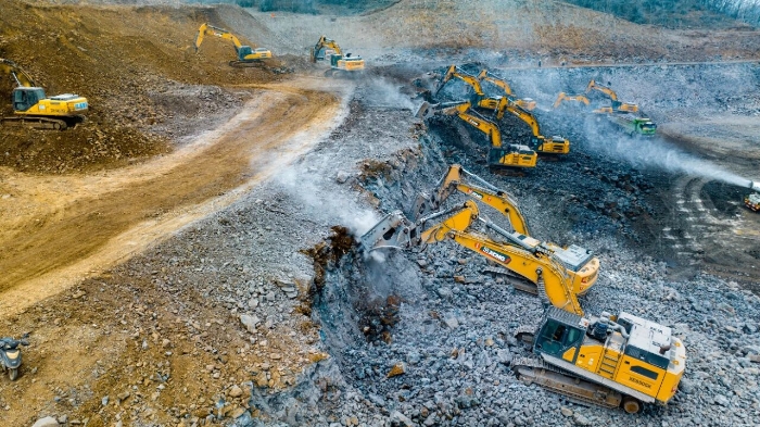 徐工金打出組合拳，硬巖場平施工效率倍增