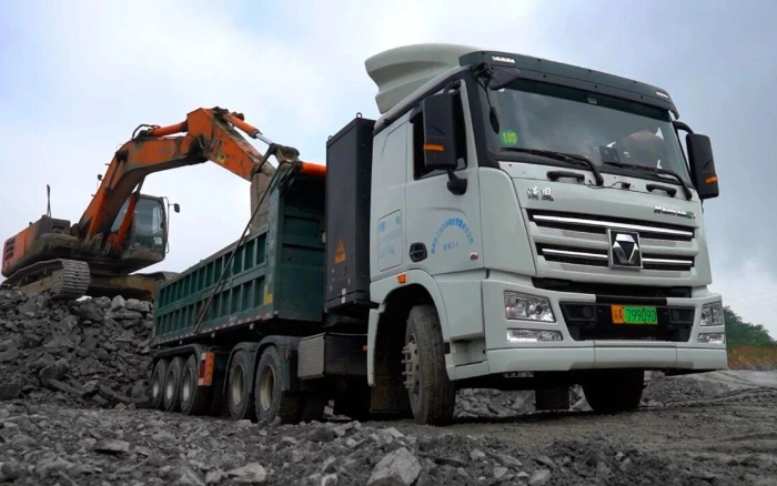 三次都選TA！徐工純電動牽引車助力西南砂石料運(yùn)輸！