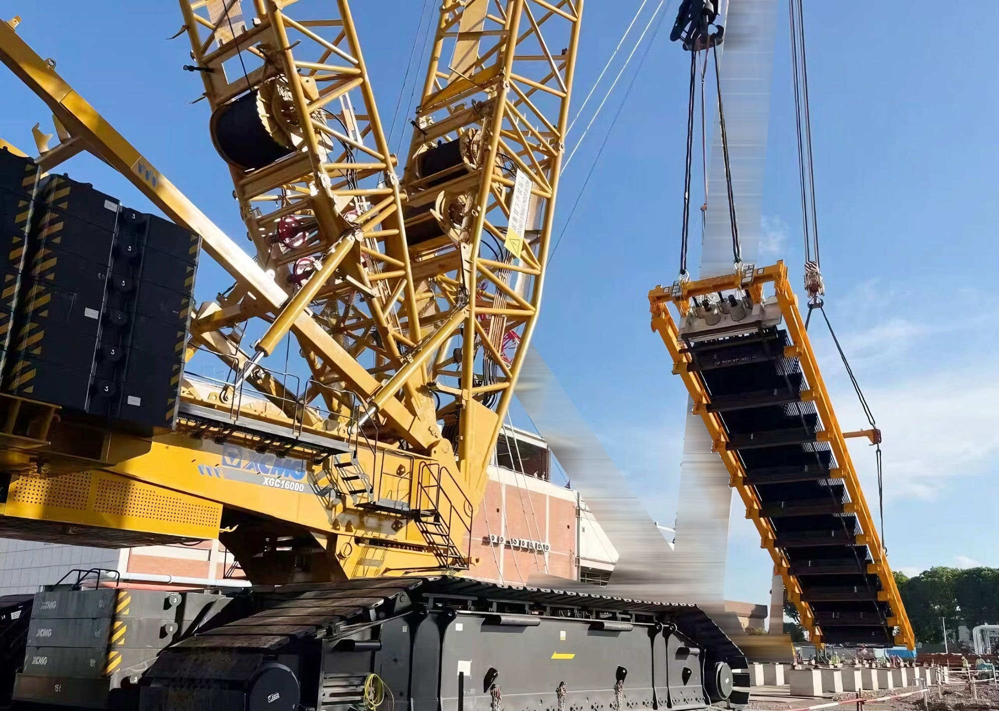 3300噸從從容容！XGC16000現(xiàn)身東南亞，完成海外高端市場(chǎng)嚴(yán)苛實(shí)測(cè)
