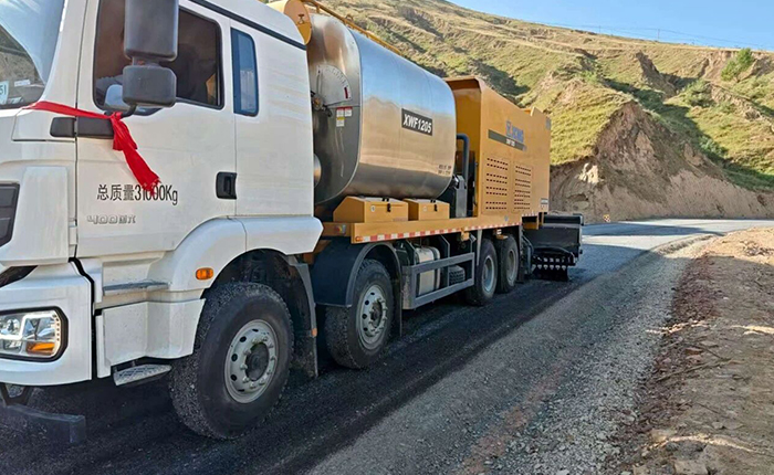 聚焦公路長(zhǎng)壽之道，徐工纖維同步封層車(chē)護(hù)航陜西交通新征程