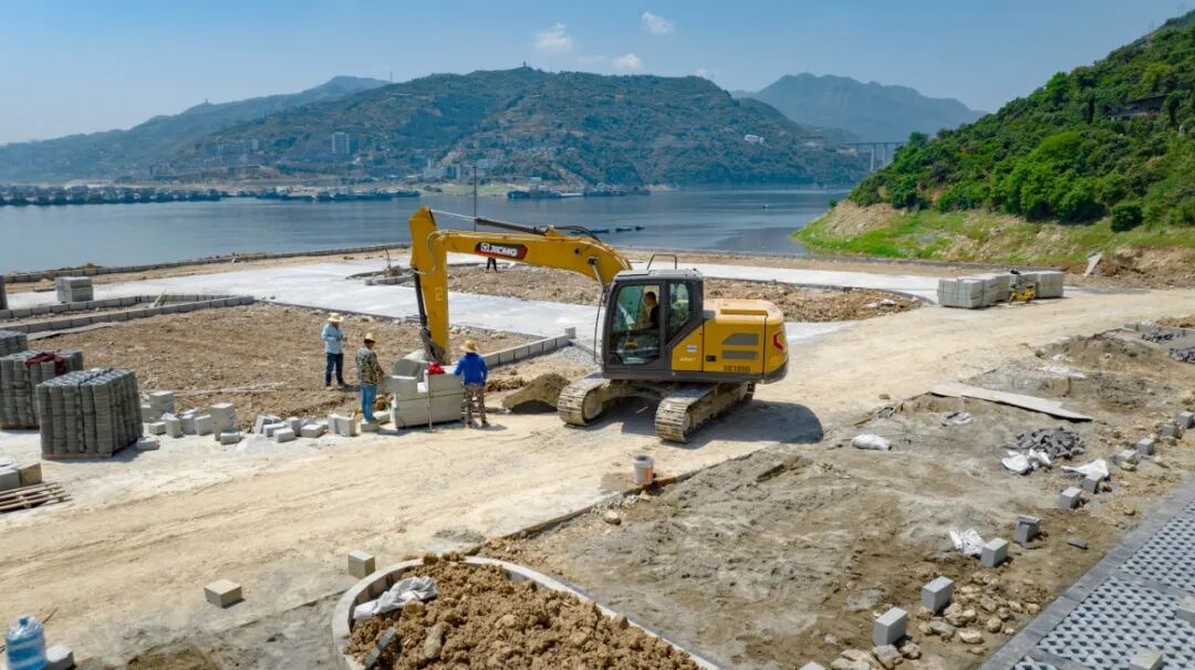 徐工XE135G挖掘機(jī)助力夔門旅游碼頭建設(shè)，以高效節(jié)能贏得客戶信賴