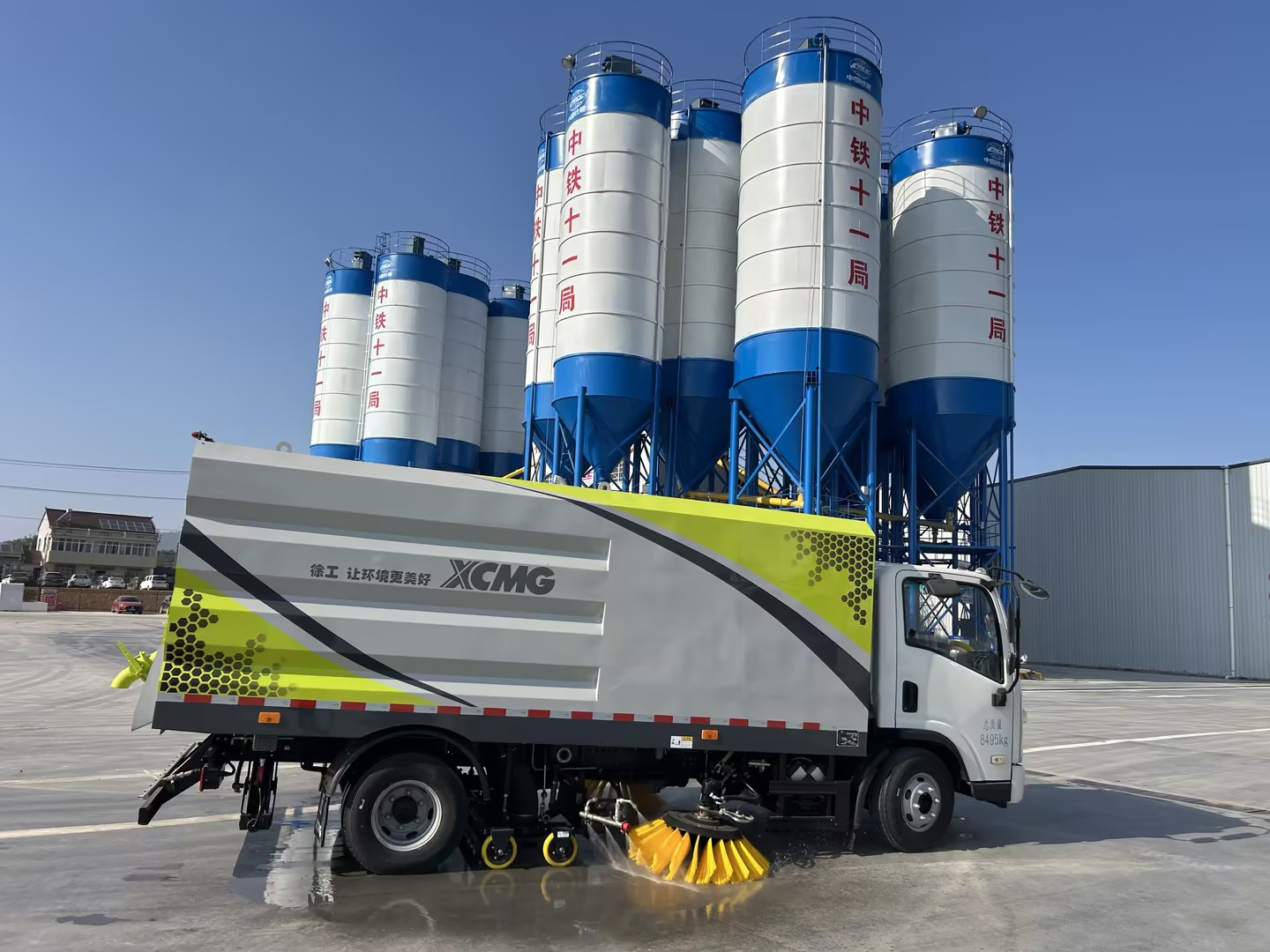 徐工8噸洗掃車(chē)“上崗”，助力合肥環(huán)境更美好