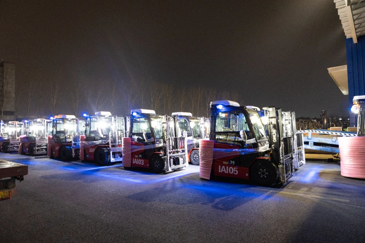 徐工高端定制叉車，場景化方案精準(zhǔn)適配印尼