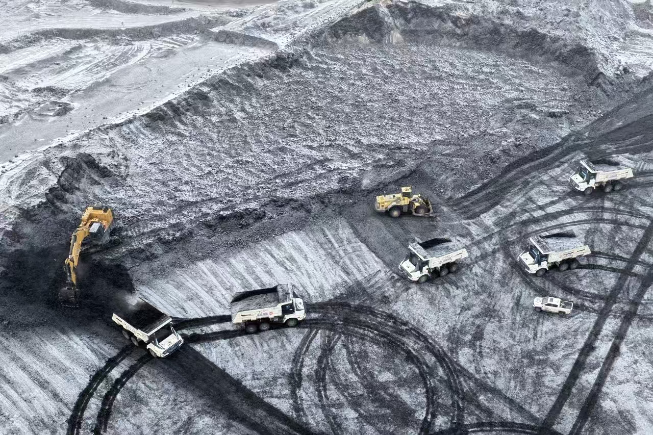 獲得成功！徐工無人純電礦卡在煤炭運(yùn)輸環(huán)節(jié)混行測試成效顯著