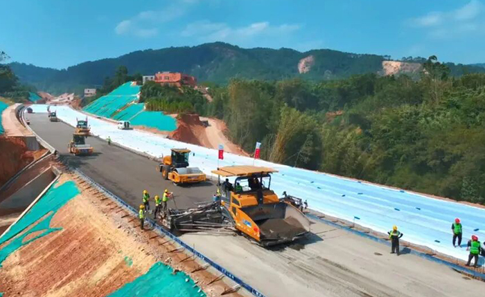 壓實(shí)跳出“憑經(jīng)驗(yàn)”，智能技術(shù)來(lái) “把關(guān)”