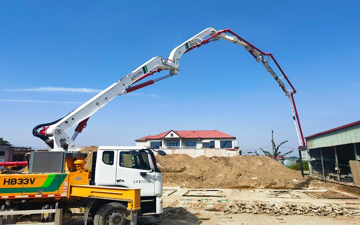 鐵臂擎筑新鄉(xiāng)村！徐工泵車“一臂到位”賦能滄州農(nóng)居煥新程