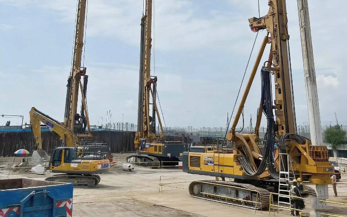 提前15天完工！ 徐工旋挖鉆機(jī)提速中東度假村樁基施工