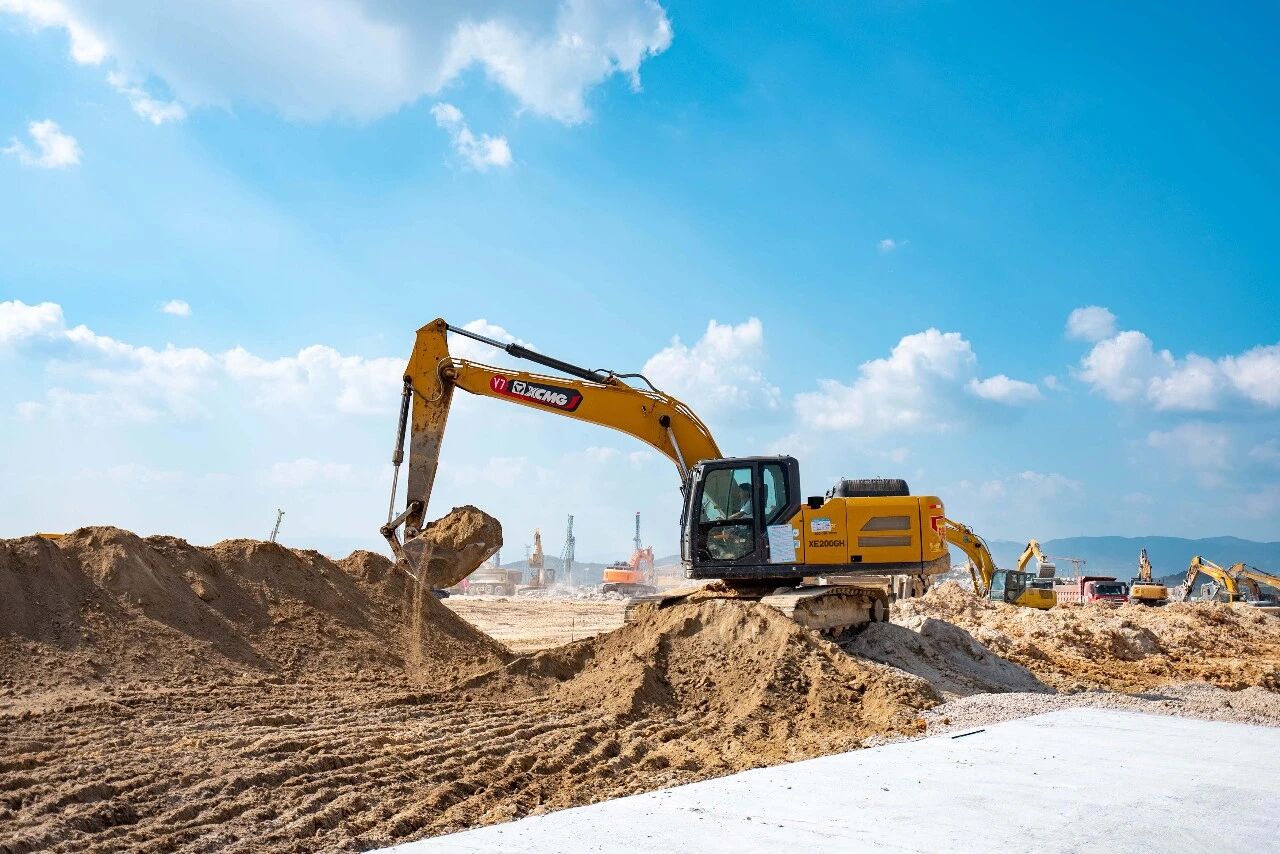 十個(gè)月，一座廠！徐工實(shí)力護(hù)航“超級(jí)電池工廠”