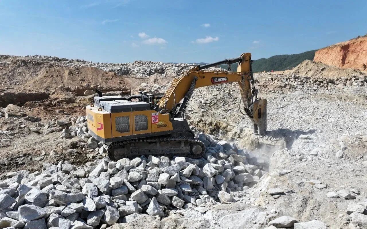 徐工“鋼鐵軍團(tuán)”攻堅(jiān)惠州比亞迪工業(yè)園助新能源基地加速落地