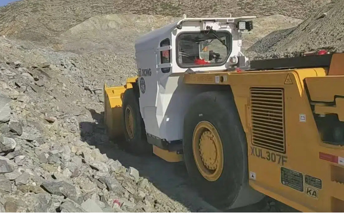 攻克高密度鐵礦！徐工 XUL307F 硬核助力西北礦業(yè)高效開(kāi)采