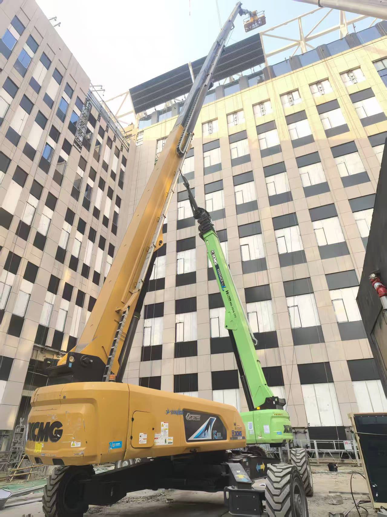 筑夢(mèng)名校！徐工高米數(shù)直臂高空作業(yè)平臺(tái)護(hù)航人大附中項(xiàng)目建設(shè)